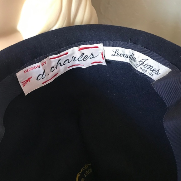 GLAMOROUS VINTAGE NAVY BOWLER HAT WITH PLEATED CROWN, GROSGRAIN BOW & FEATHERS main image 4